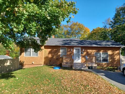 11 Woodlawn Avenue Auburn ME 04210