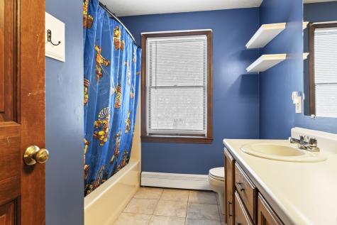 11 Woodlawn Avenue Auburn ME 04210