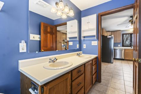 11 Woodlawn Avenue Auburn ME 04210