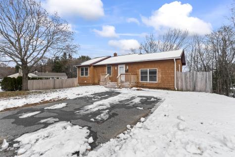 11 Woodlawn Avenue Auburn ME 04210