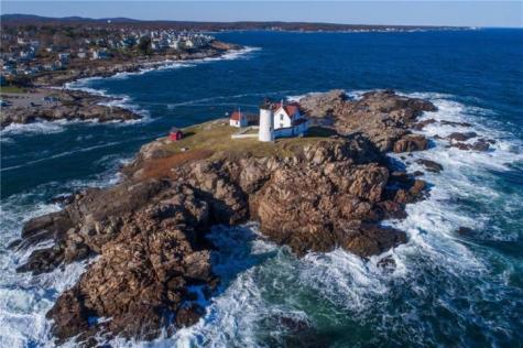 5 Oceanside Avenue W York ME 03909
