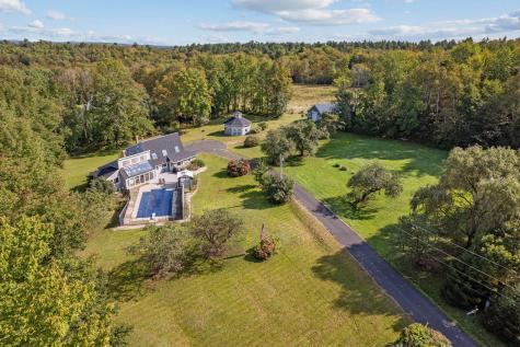 121 Hurst Lane Farmington ME 04938