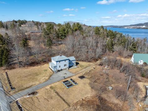 9 A Frame Lane Calais ME 04619