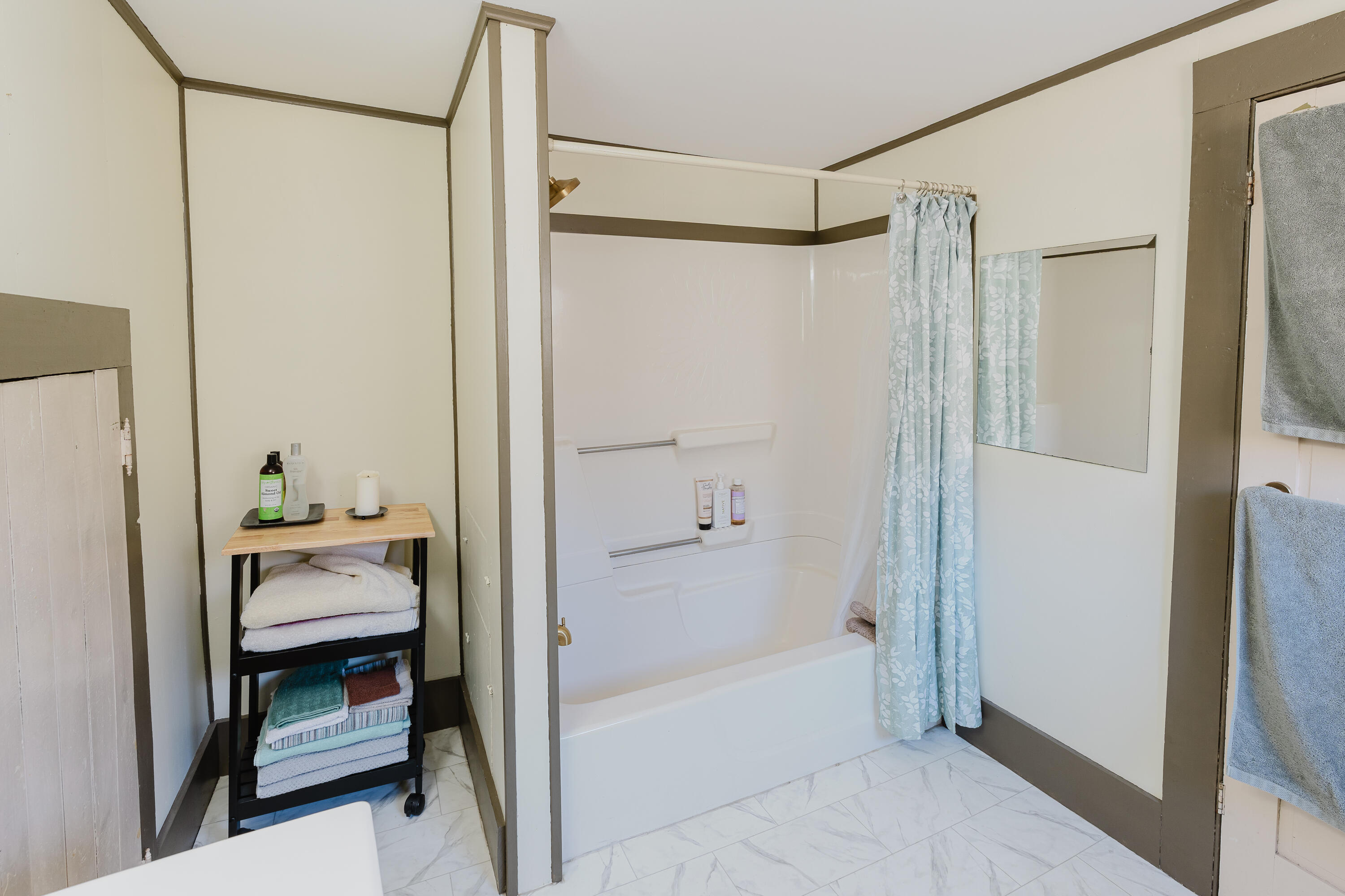 9 A Frame Lane Calais ME 04619