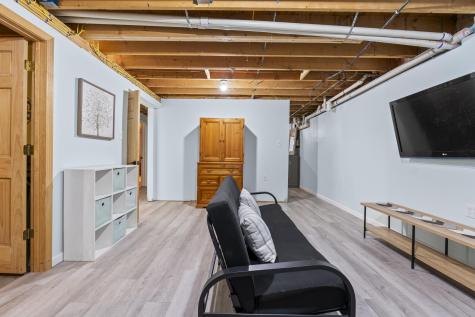 19 Spear Drive Bowdoinham ME 04008