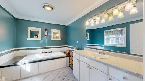 36 Irwin Street Lewiston ME 04240