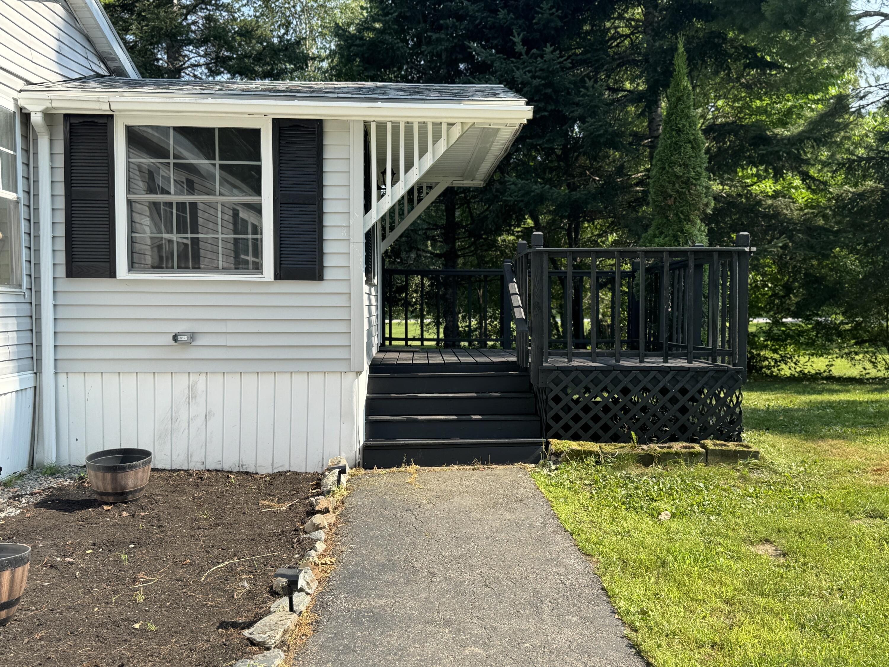 7 Pond Road Abbot ME 04406