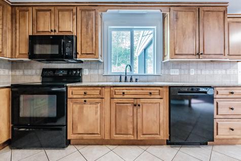 11 Brookside Drive Falmouth ME 04105