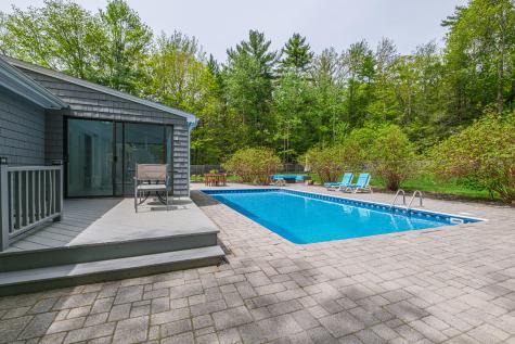 11 Brookside Drive Falmouth ME 04105