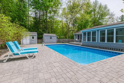 11 Brookside Drive Falmouth ME 04105