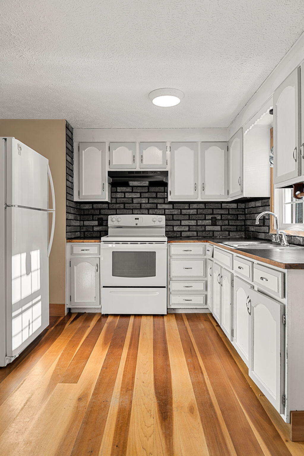 24 Pine Meadow Drive North Berwick ME 03906