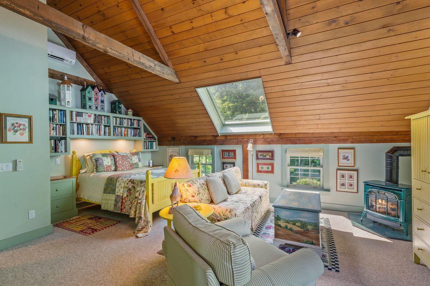 22 High Street Camden ME 04843