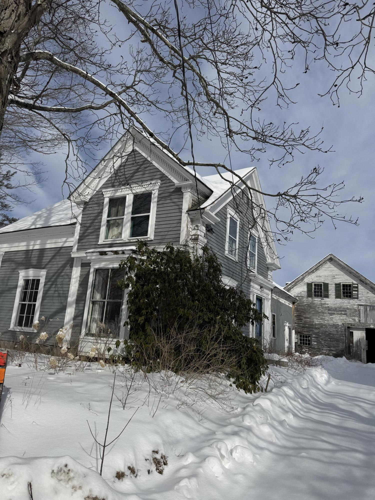 9 Oak Hill Road Standish ME 04084
