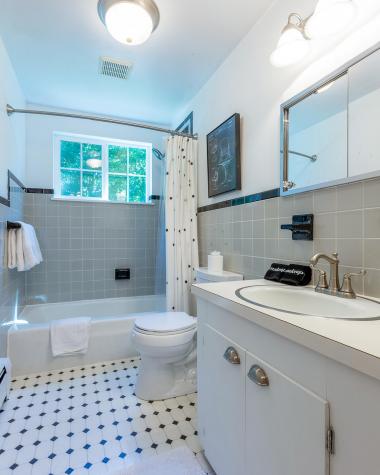 15 Beacon Avenue Camden ME 04843