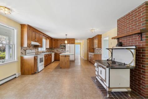 6 Crossing Brook Road Cumberland ME 04021