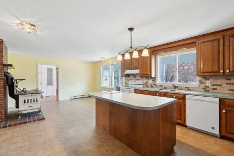 6 Crossing Brook Road Cumberland ME 04021