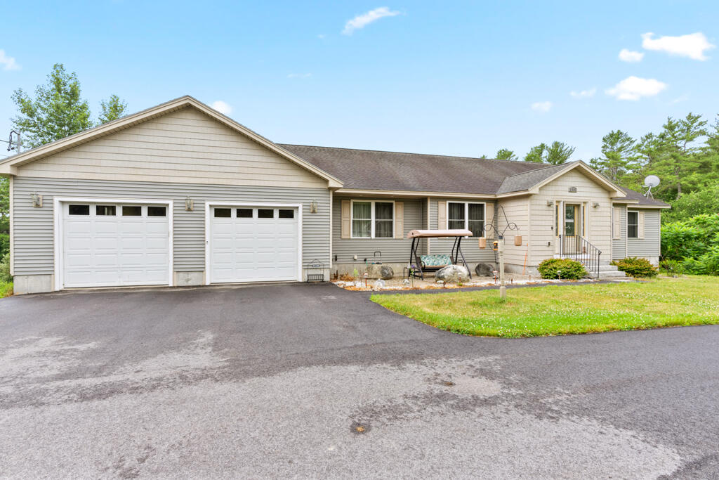 2 Victoria Drive Gray ME 04039