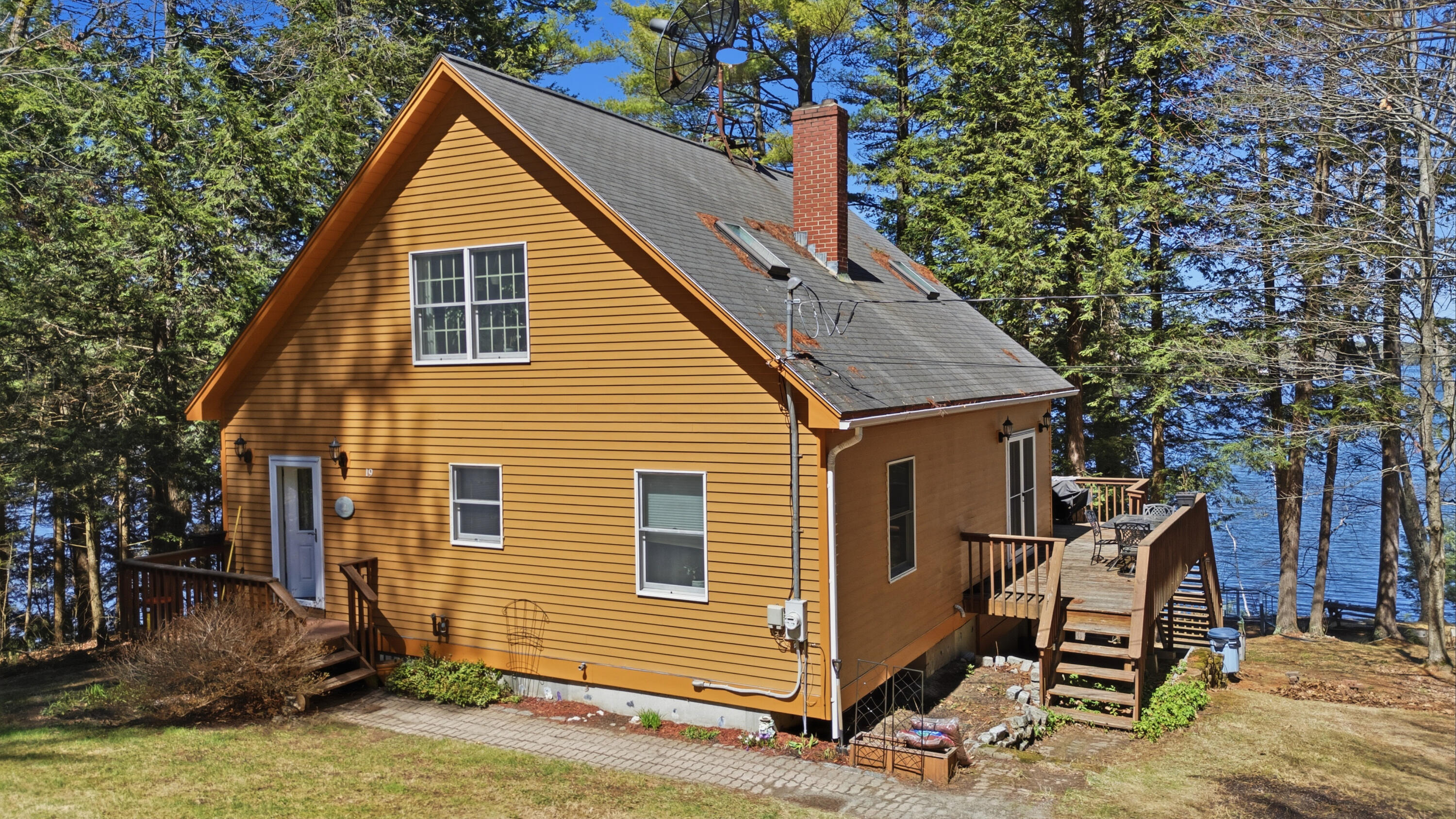19 Rocky Point Road Monmouth ME 04259