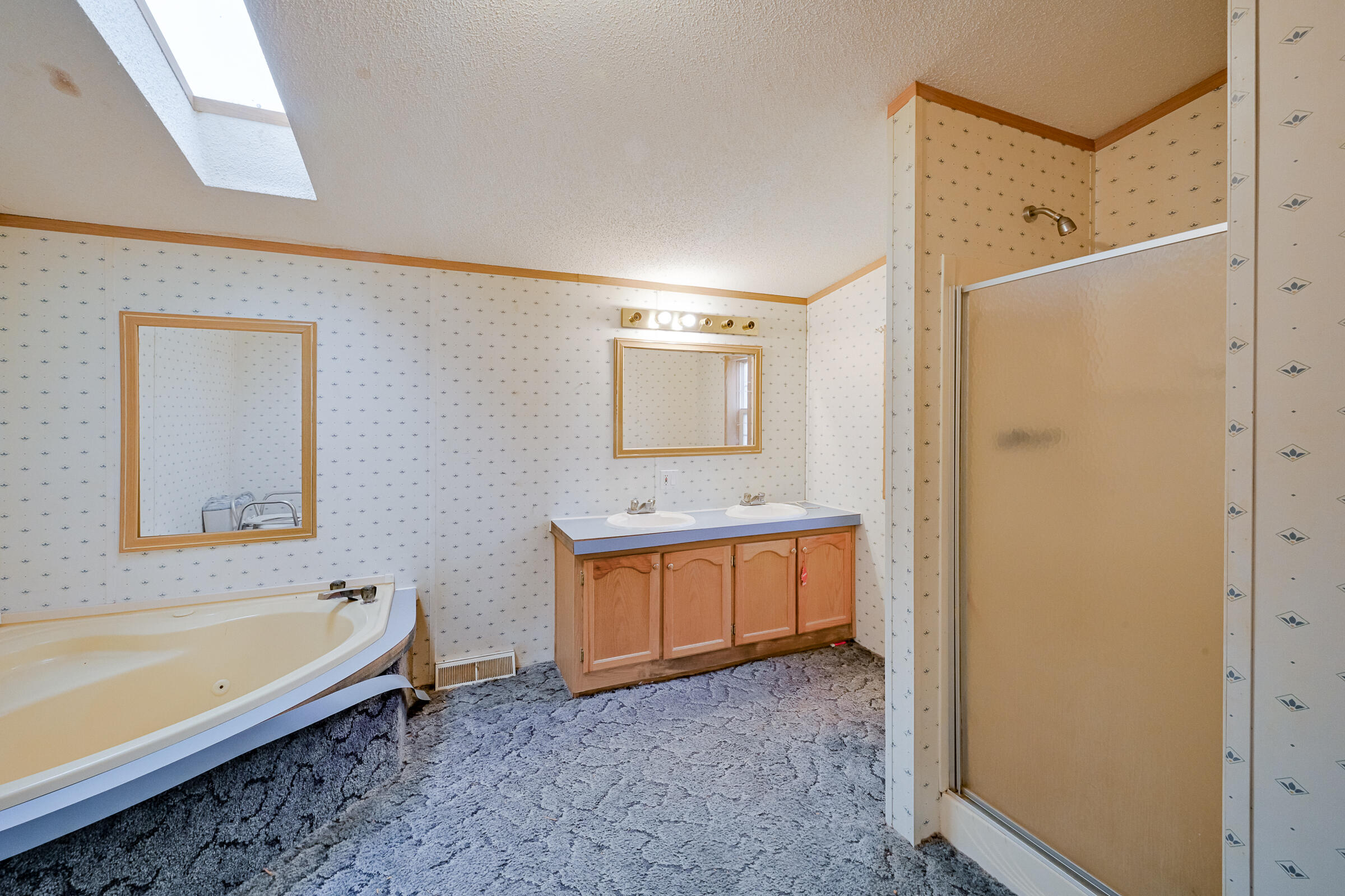 18 Jacks Lane Chelsea ME 04330