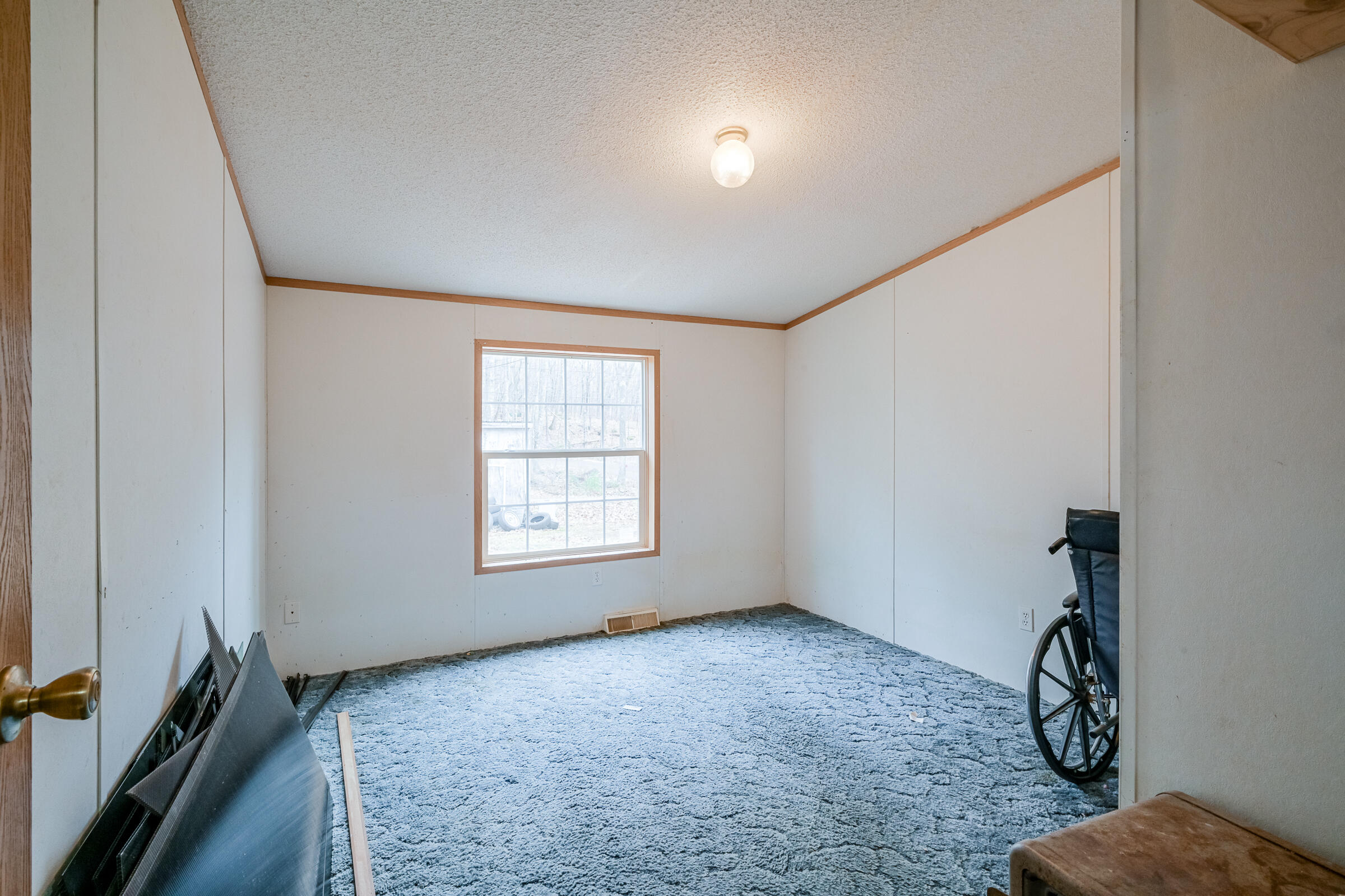 18 Jacks Lane Chelsea ME 04330