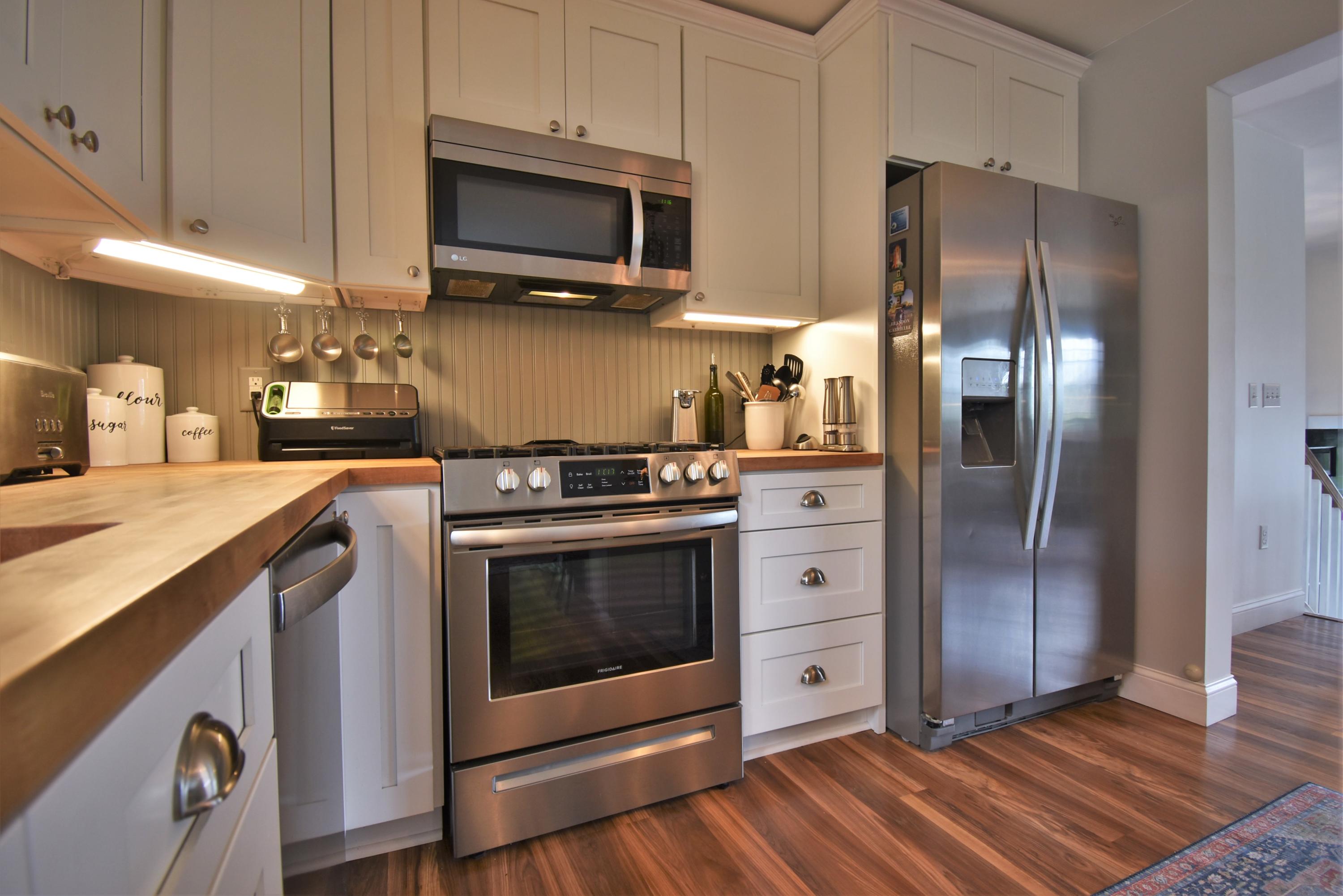 19 Bradbury Street Wiscasset ME 04578