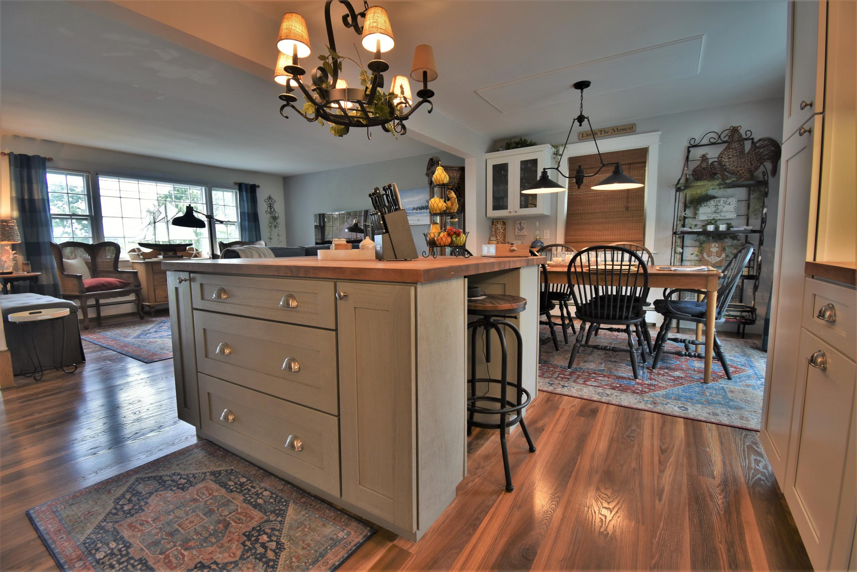 19 Bradbury Street Wiscasset ME 04578