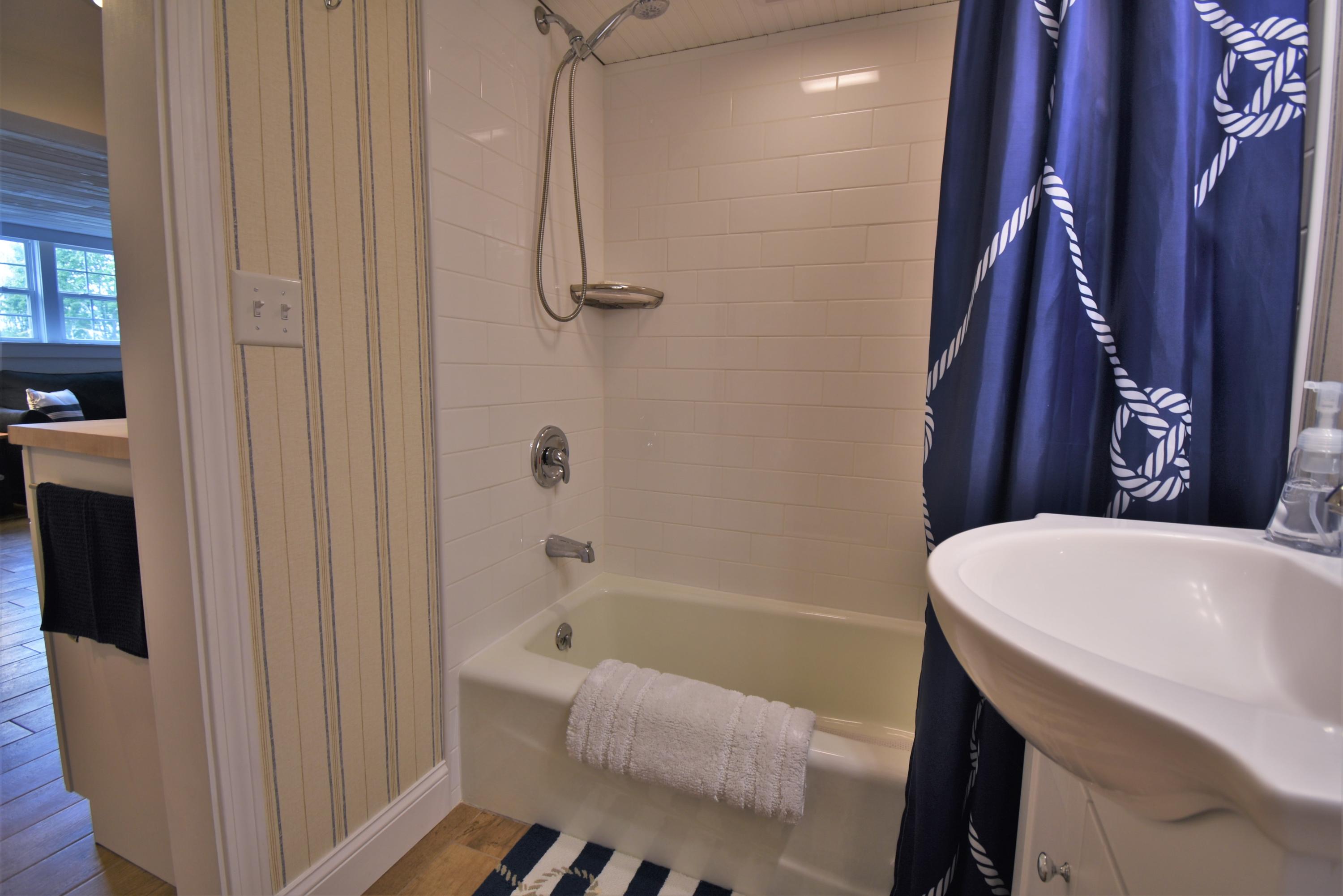 19 Bradbury Street Wiscasset ME 04578