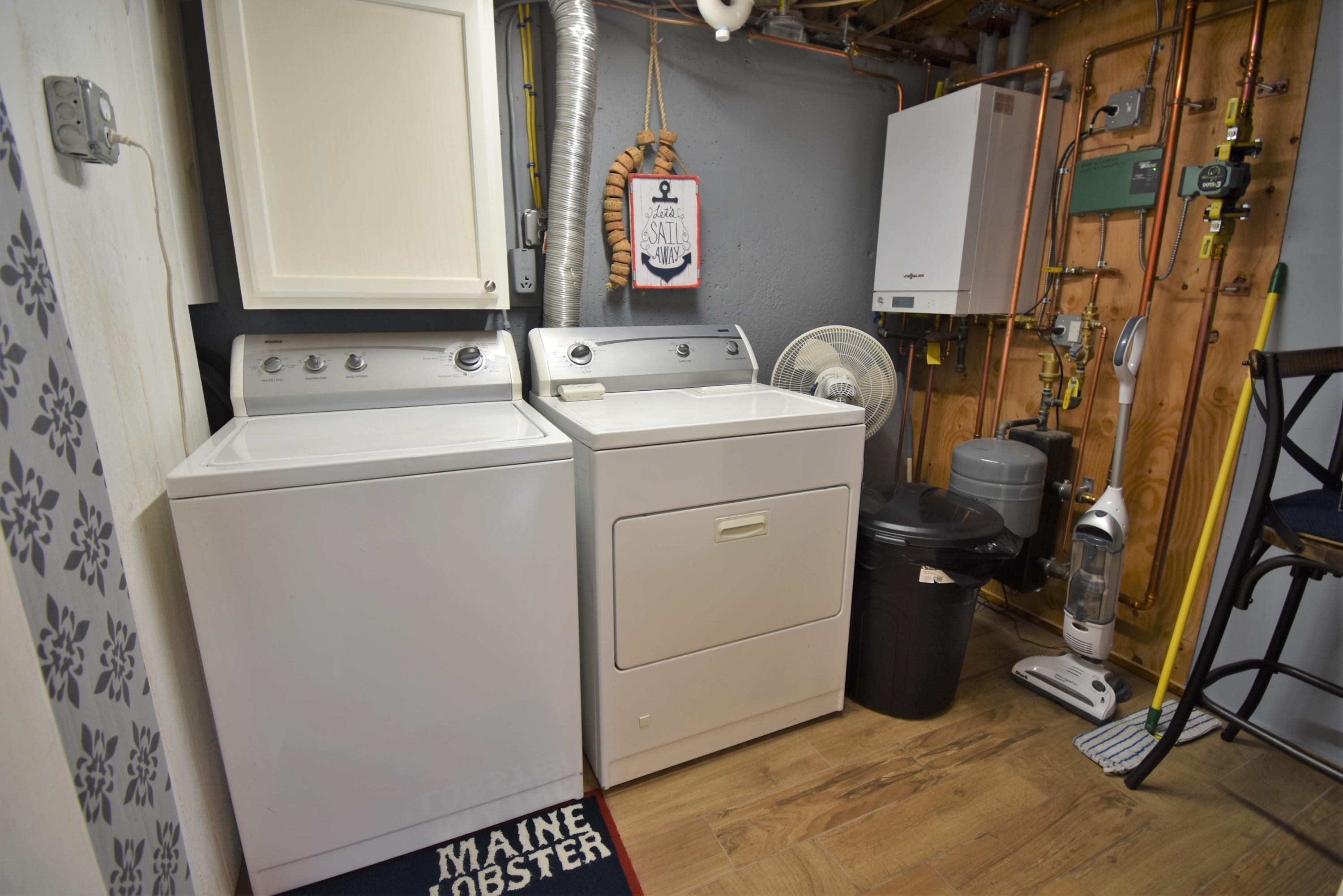 19 Bradbury Street Wiscasset ME 04578