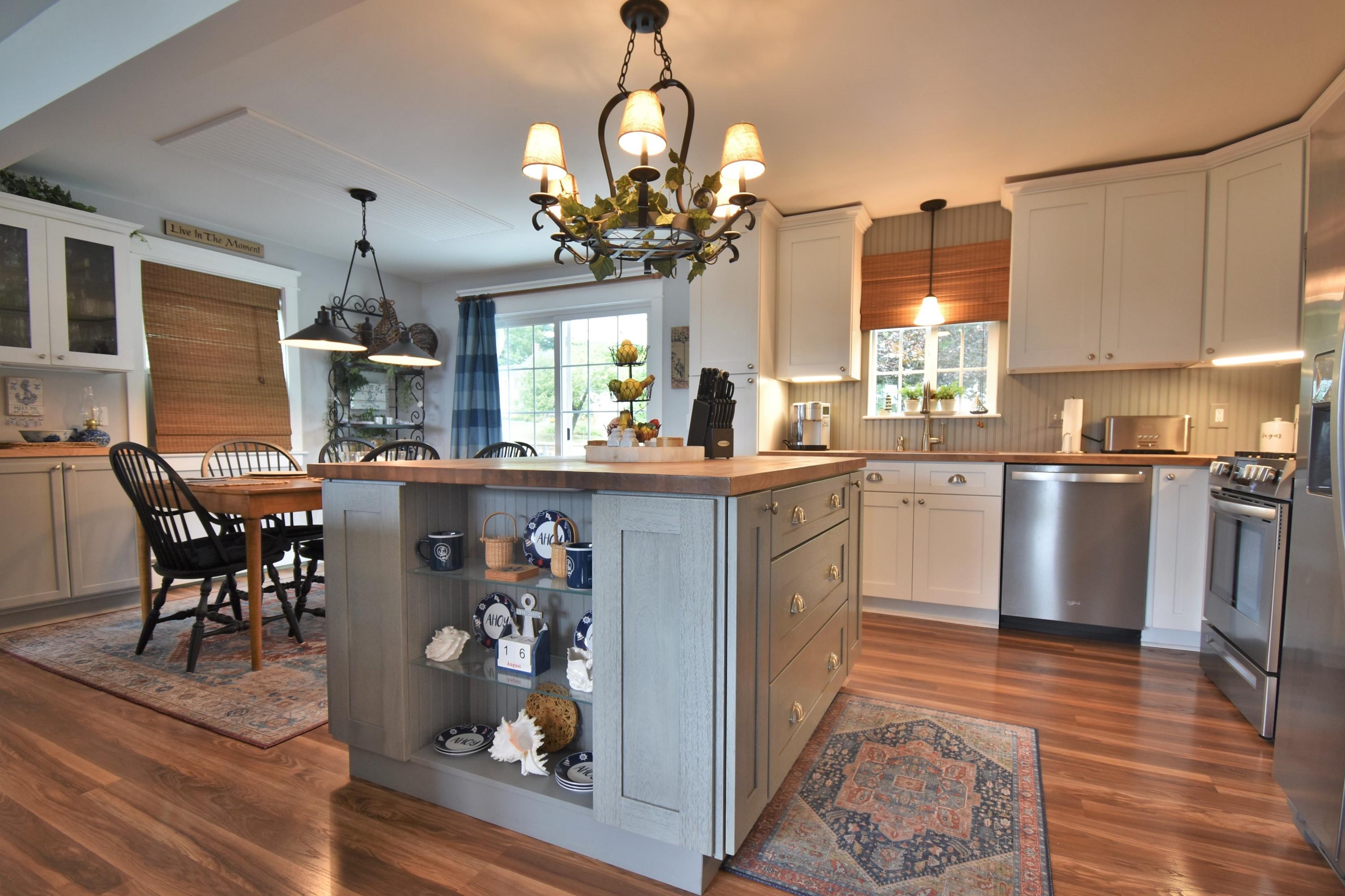 19 Bradbury Street Wiscasset ME 04578