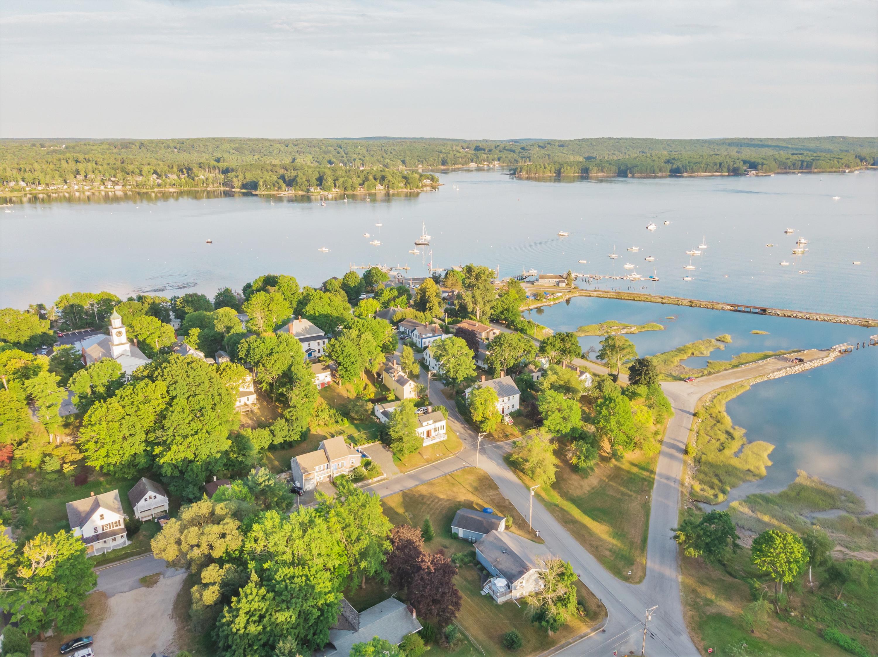 19 Bradbury Street Wiscasset ME 04578