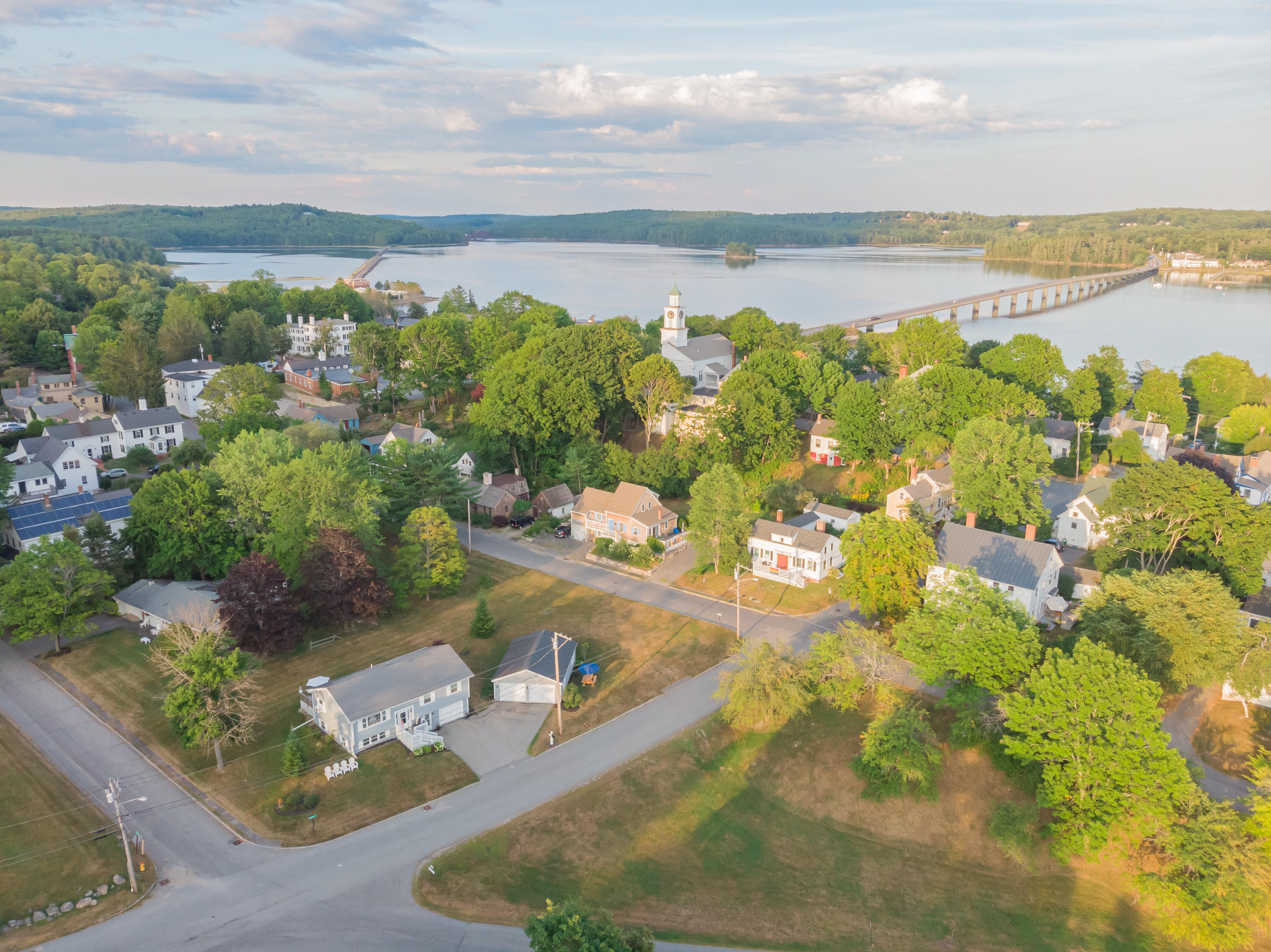 19 Bradbury Street Wiscasset ME 04578