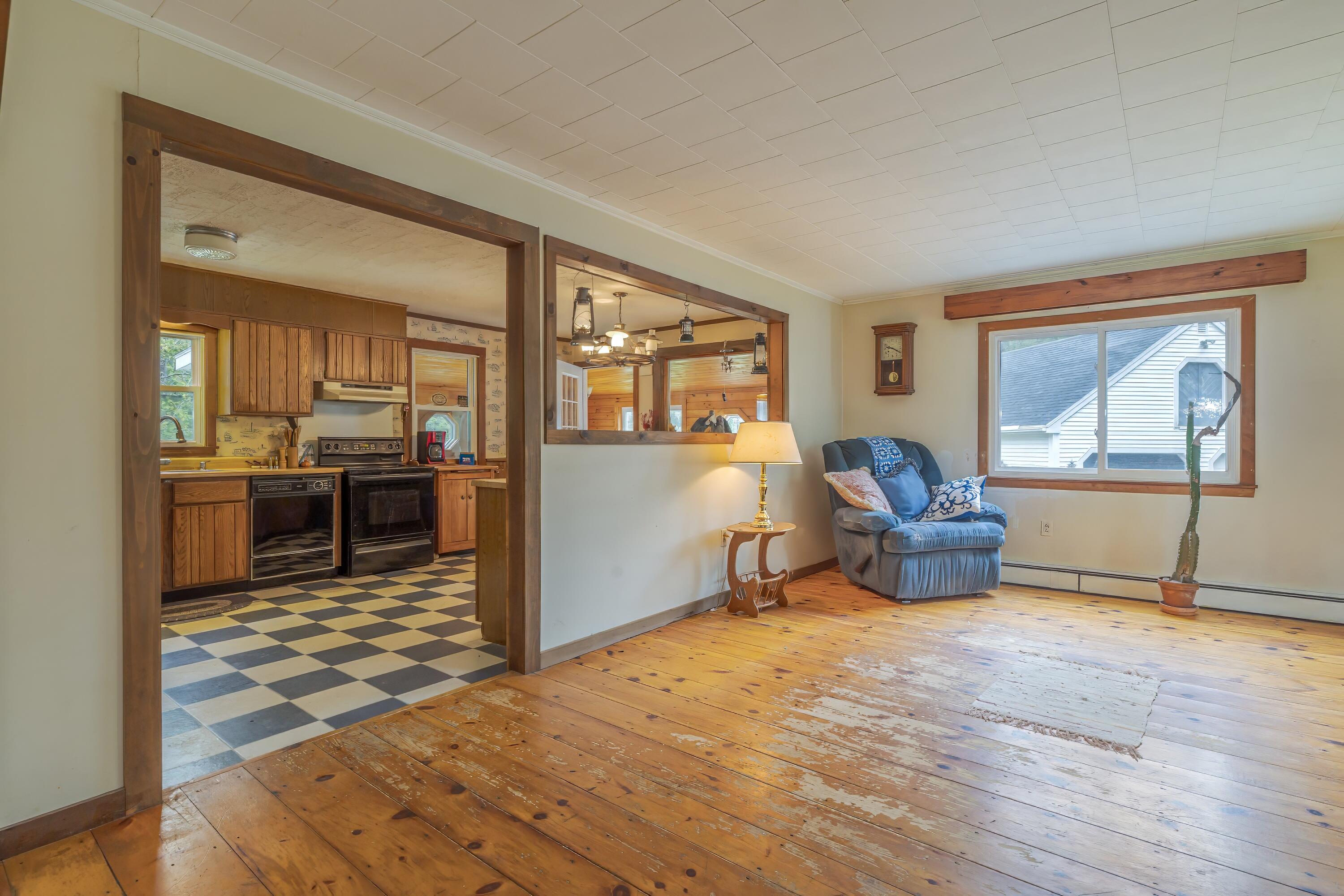 927 Pleasant Street Blue Hill ME 04614