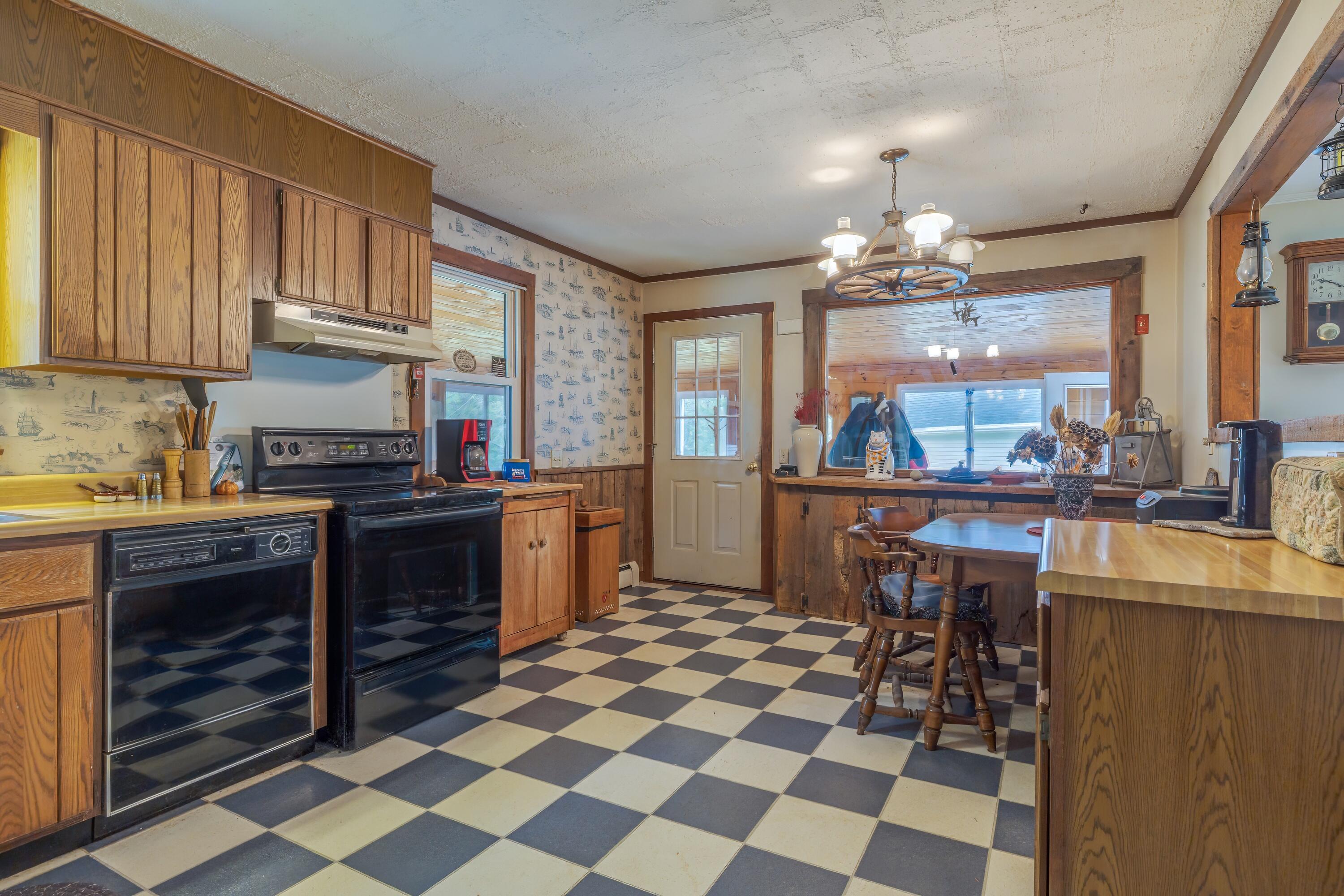 927 Pleasant Street Blue Hill ME 04614