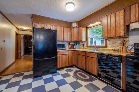 927 Pleasant Street Blue Hill ME 04614