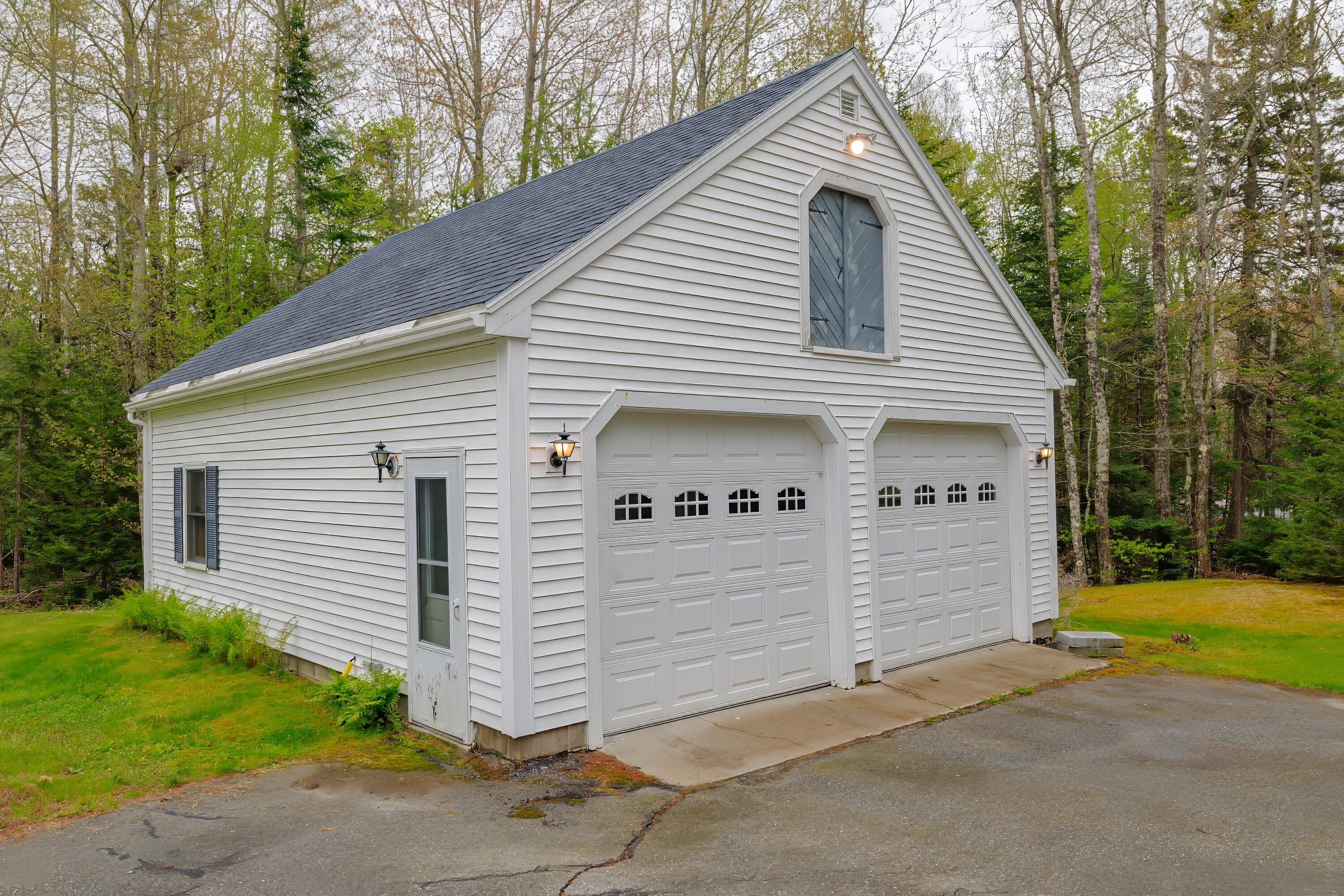 927 Pleasant Street Blue Hill ME 04614