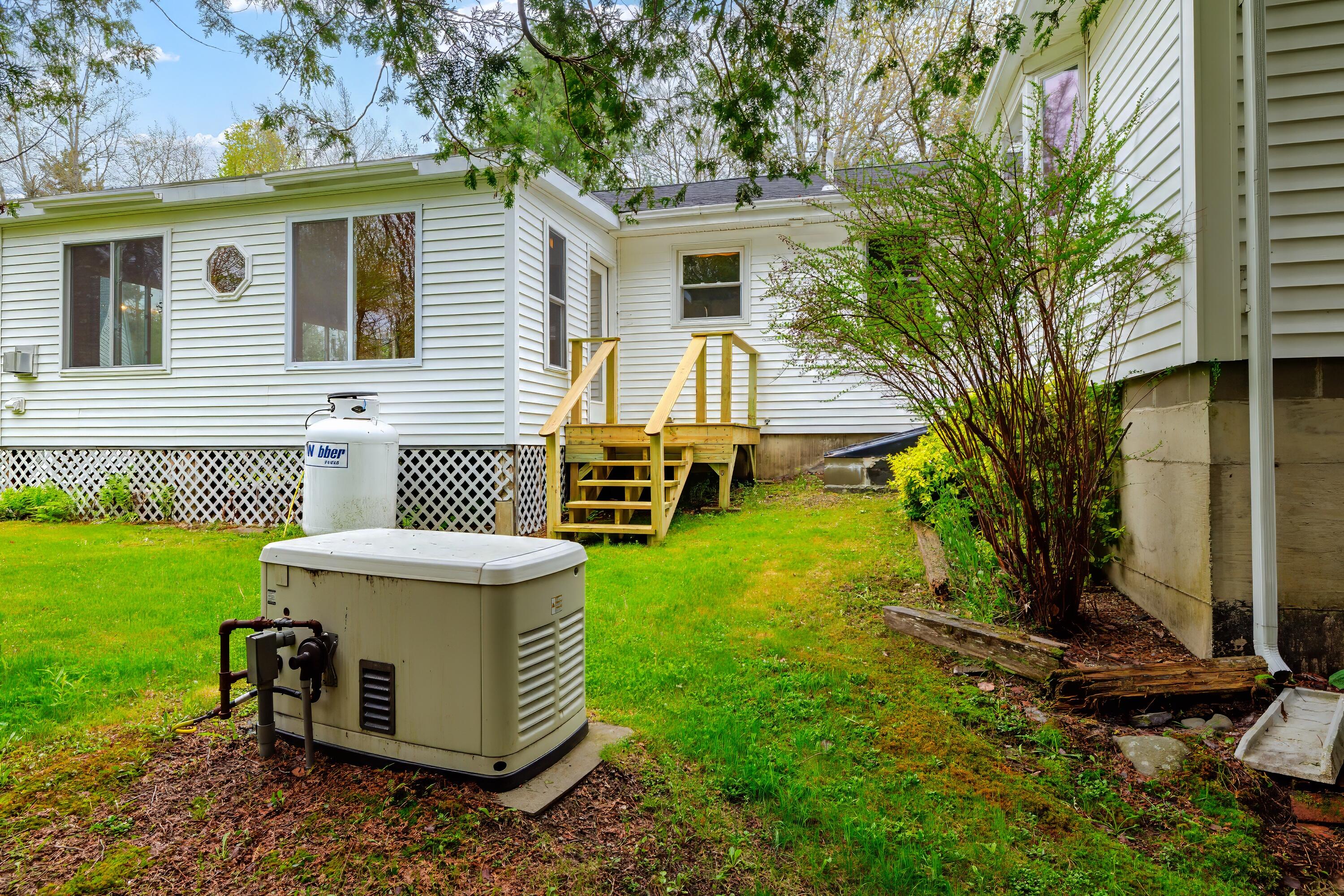 927 Pleasant Street Blue Hill ME 04614