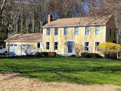 81 Oakwood Drive Yarmouth ME 04096