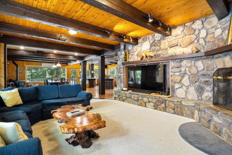 480 Point Drive Mount Vernon ME 04352