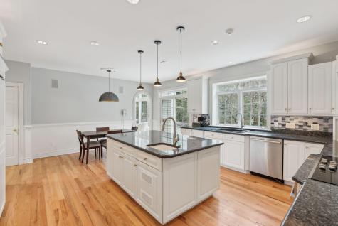 13 Streamwood Lane Falmouth ME 04105