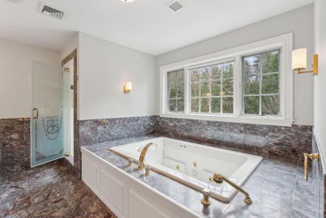 13 Streamwood Lane Falmouth ME 04105