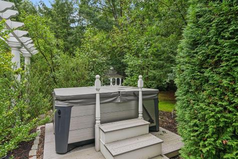 13 Streamwood Lane Falmouth ME 04105