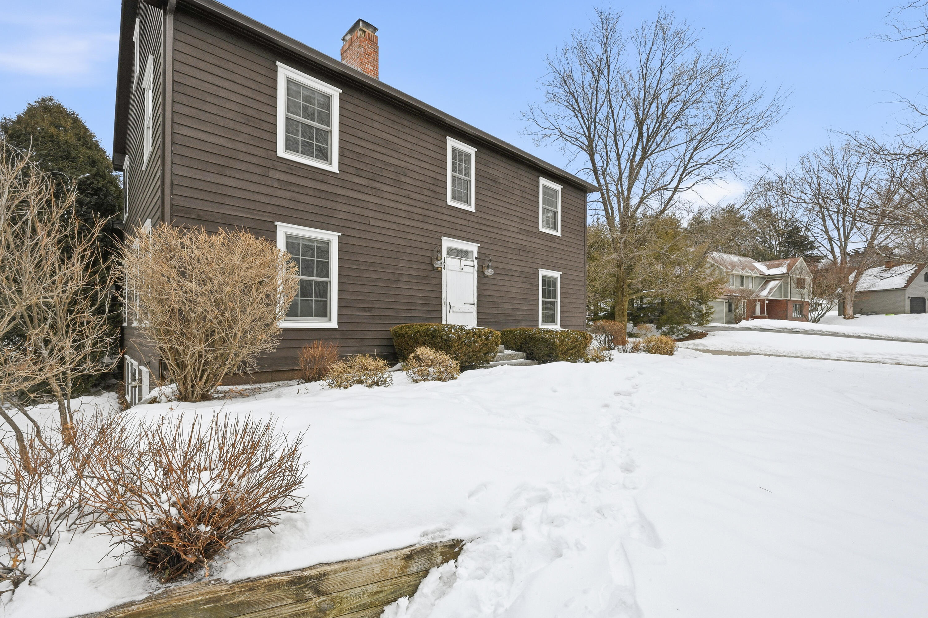 14 Briarcliff Knoll Auburn ME 04210