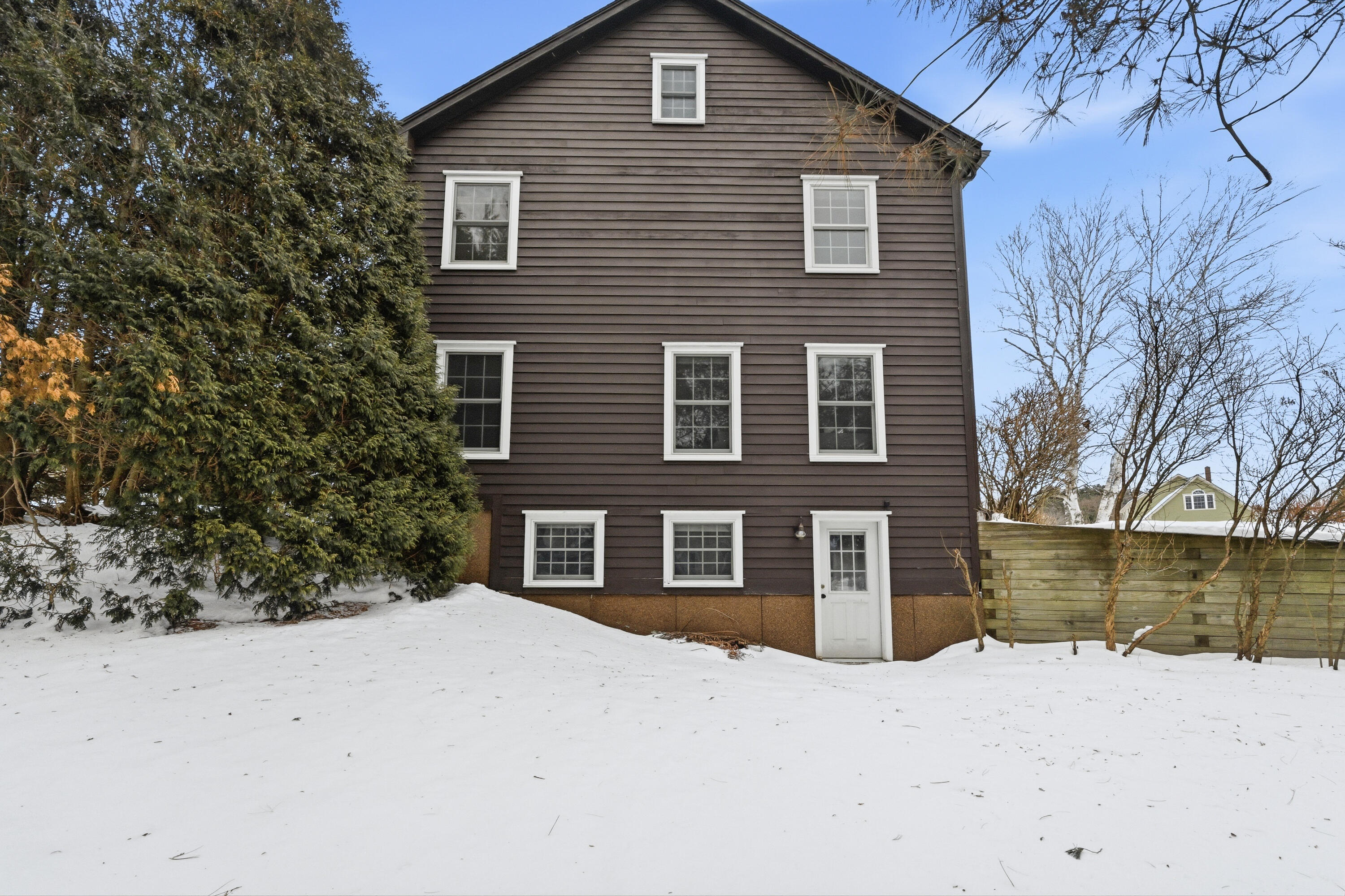 14 Briarcliff Knoll Auburn ME 04210