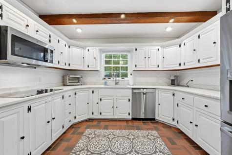 14 Briarcliff Knoll Auburn ME 04210