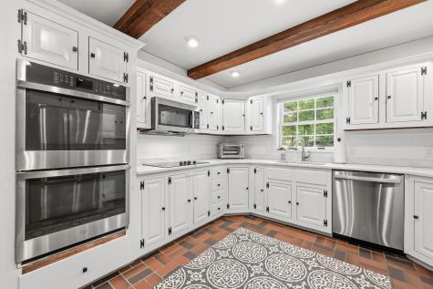 14 Briarcliff Knoll Auburn ME 04210