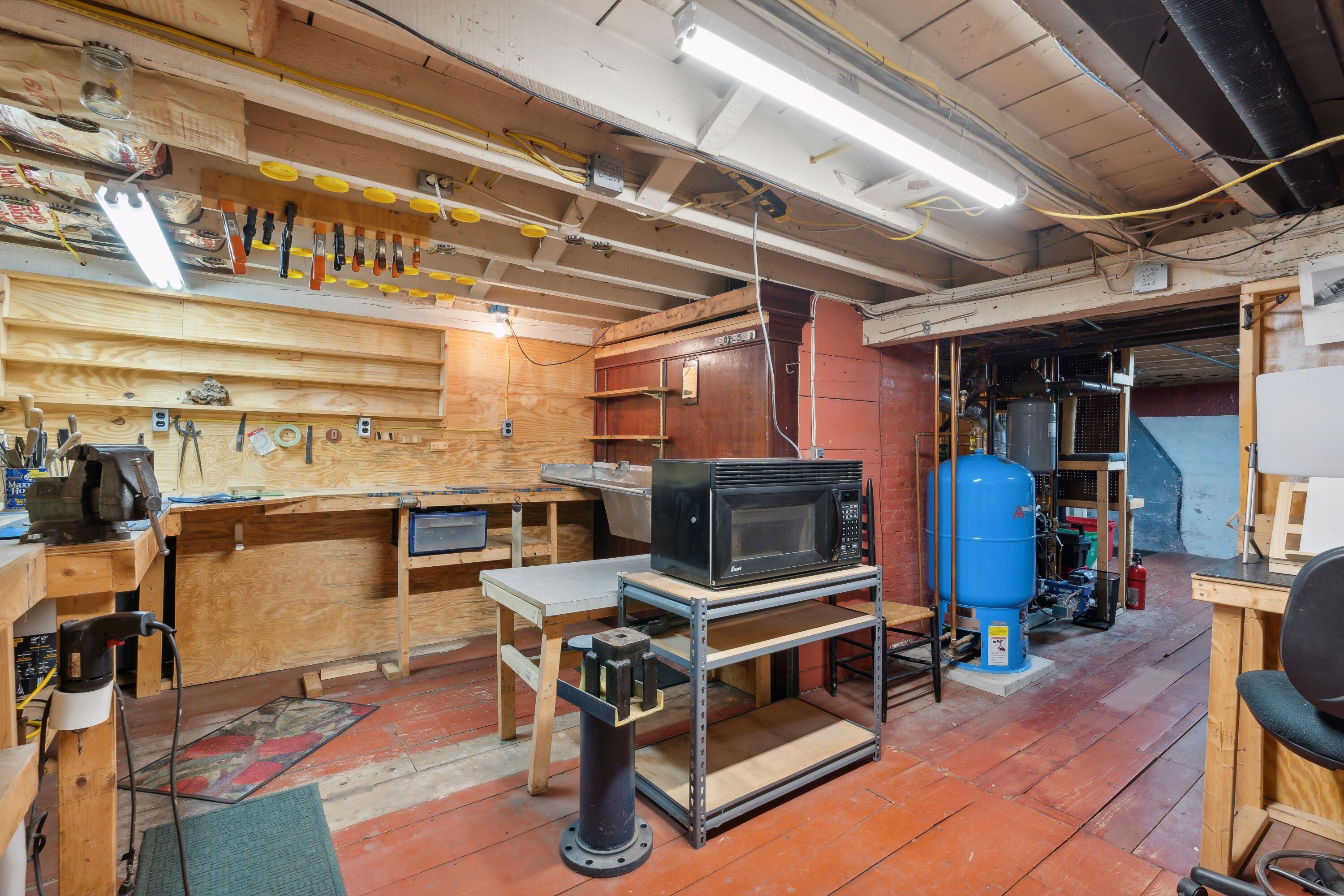 98 Lake Street Auburn ME 04210