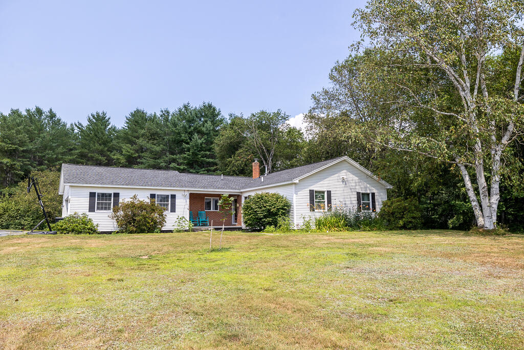 136 Davis Road, Farmington ME