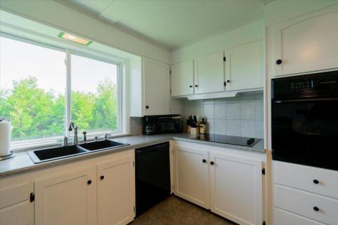 7 Everett Avenue Owls Head ME 04854