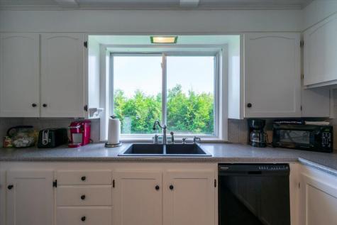 7 Everett Avenue Owls Head ME 04854