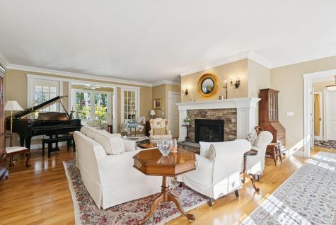 5 Surrey Lane Kennebunk ME 04043
